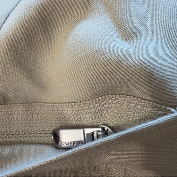 Men’s lululemon khaki joggers - Picture 8 of 9